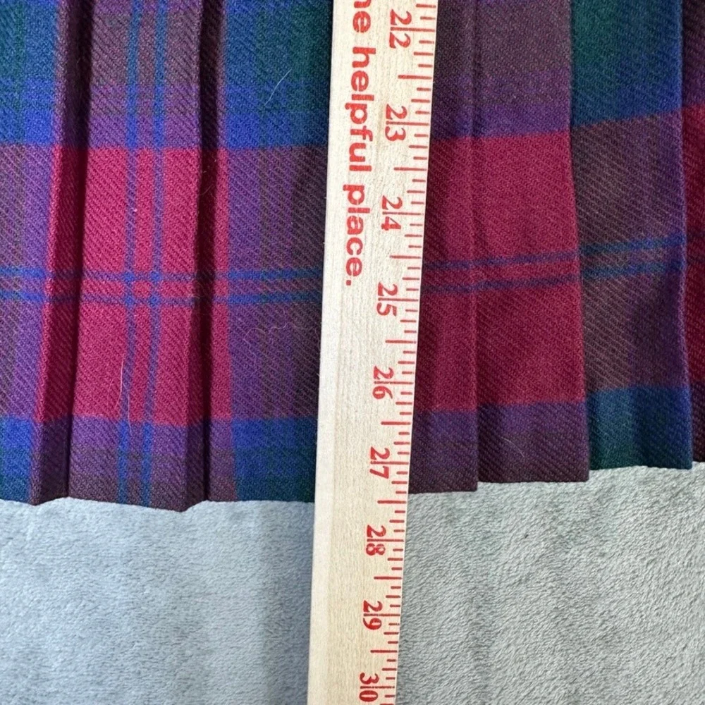 Pitlochry Scotland Plaid Wool Kilt Skirt Burgundy Purple Pleated Vintage Size 20